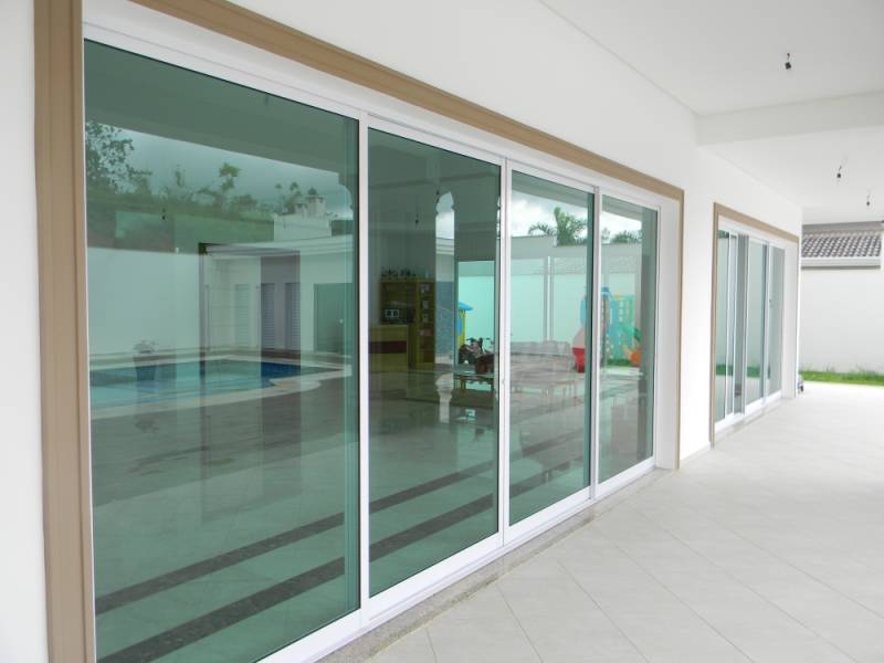 Instalação de Porta de Alumínio Branco para Sala em Poá - Porta de Alumínio Branco com Vidro