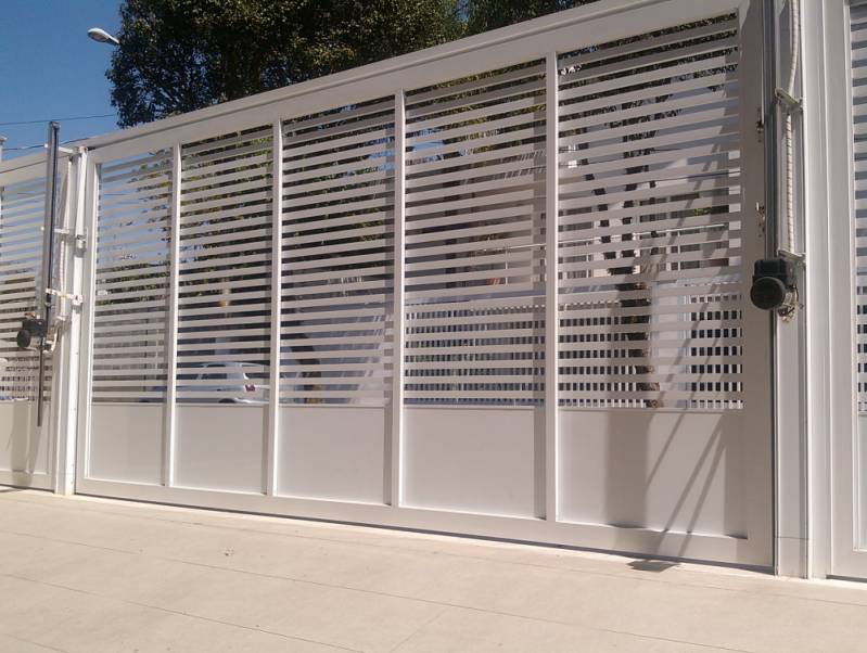 Instalação de Portões de Alumínio Automáticos em Bauru - Portão de Alumínio com Vidro