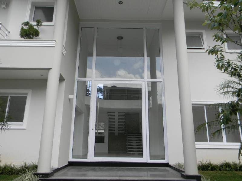 Porta de Alumínio Branco com Vidro Preço em Mendonça - Porta de Alumínio Branco com Vidro
