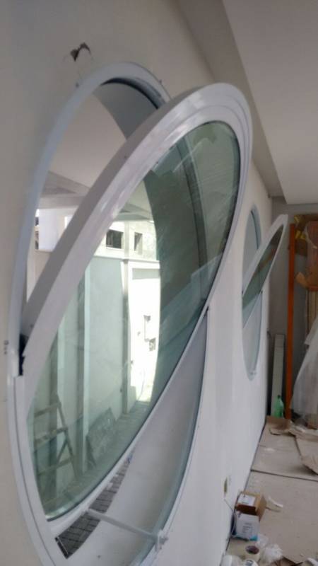 Projeto de Janela de Alumínio Basculante sob Medida na Franca - Janela de Alumínio com Vidro